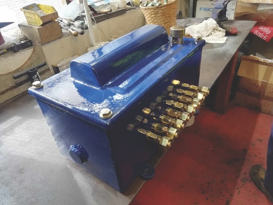 No%209%20 %20Mechanical%20lubricator%20with%20cover%20in%20place.%20copy